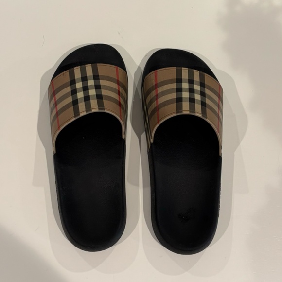 Burberry Furley Vintage Check Pool Slides 38 (8) Beige - Picture 3 of 4
